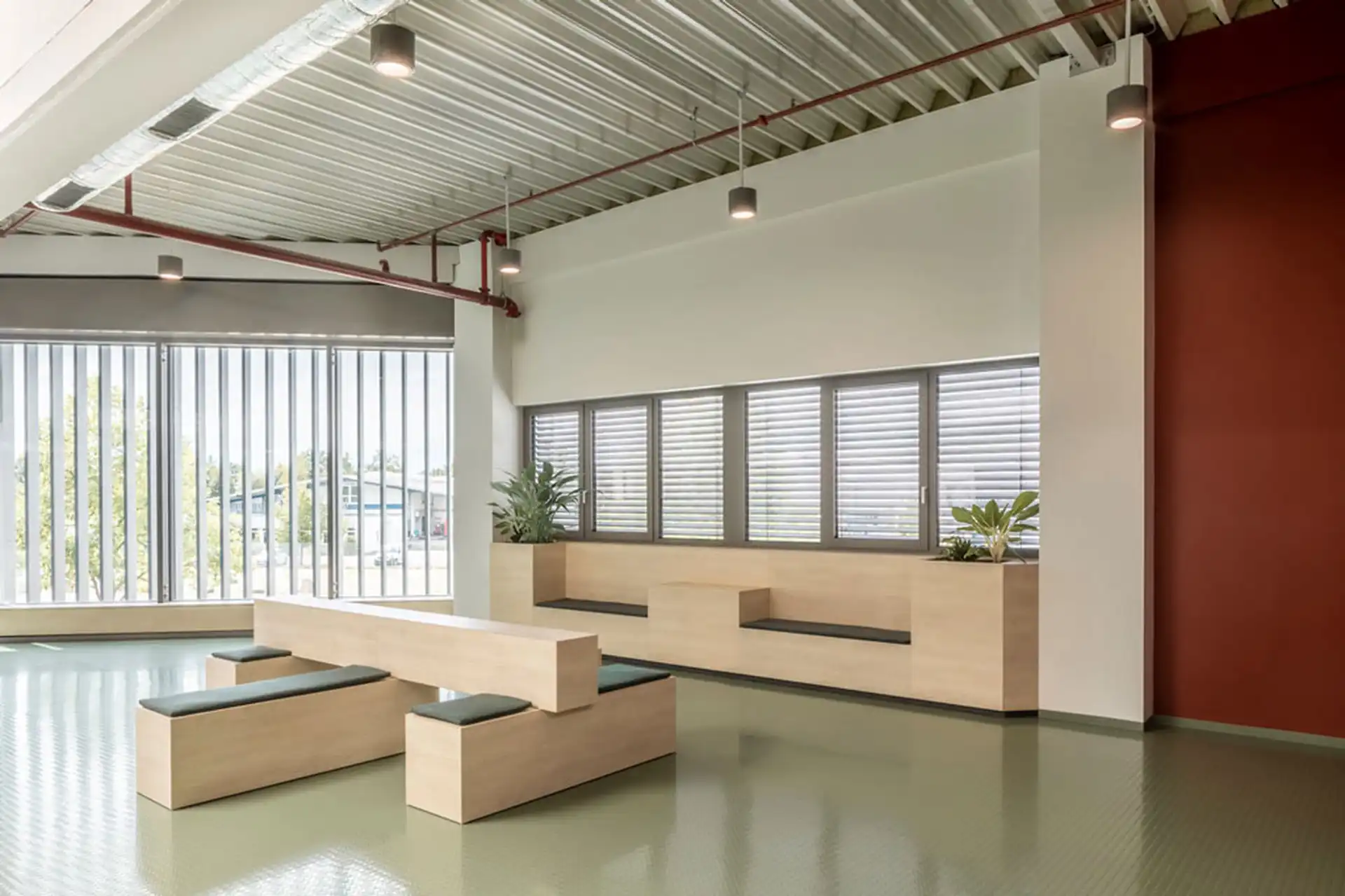 koehler-campus-projektbild-empore-sitzbank